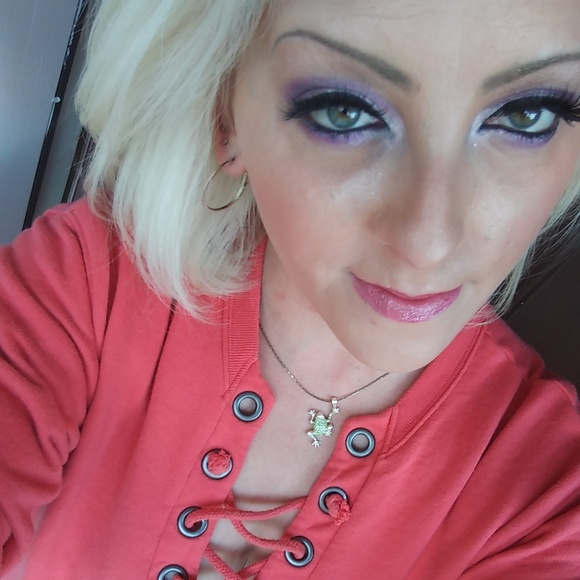 Meet your Posher, Christina - Picture 2 of 4